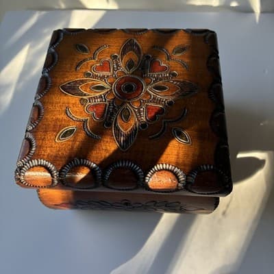 VTG? Polish Wood Trinket Box Florals Handcrafted Pyrography Boho Footed Folk Art