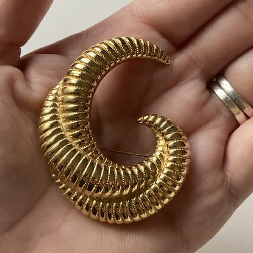 Vintage Gold Tone Monet Brooch Pin Lot Of 3 Vtg Signed Estate Leaf Jewelry MCM - Thumbnail 18