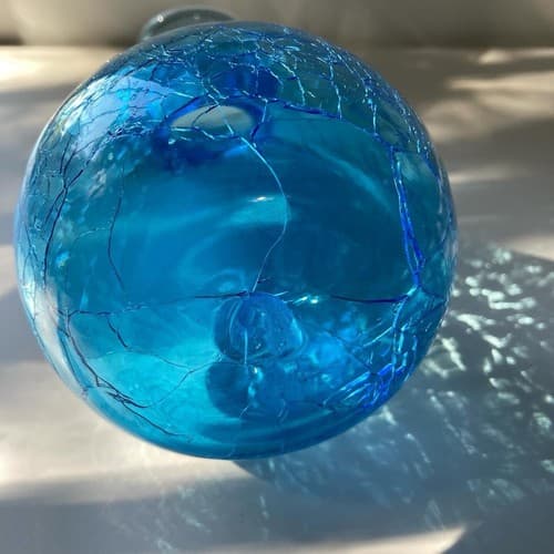 Vintage MCM Crackle Glass Mini Vase Ruffle Neck Ocean Blue Sky Blue Art Glass - Thumbnail 7