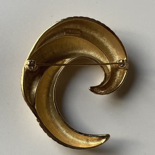 Vintage Gold Tone Monet Brooch Pin Lot Of 3 Vtg Signed Estate Leaf Jewelry MCM - Thumbnail 19
