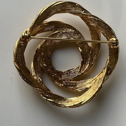 Vintage Gold Tone Monet Brooch Pin Lot Of 3 Vtg Signed Estate Leaf Jewelry MCM - Thumbnail 6