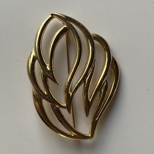 Vintage Gold Tone Monet Brooch Pin Lot Of 3 Vtg Signed Estate Leaf Jewelry MCM - Thumbnail 9