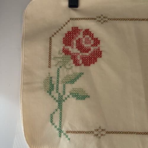 Vintage Homemade Handstitched Set of 4 linen/cotton Placemats 11.5in by 17.5 in - Thumbnail 9