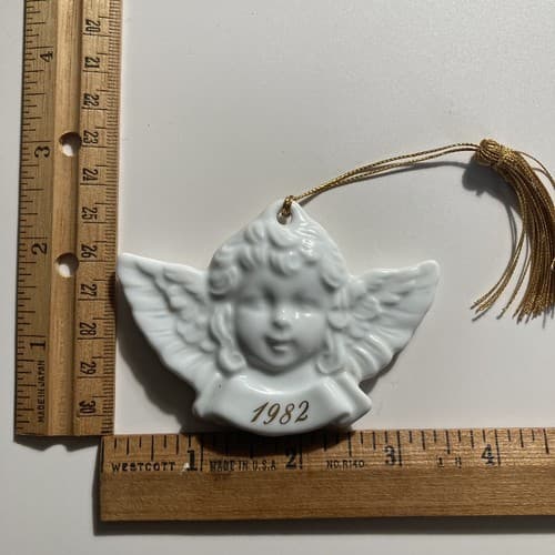 Vintage 1982 Avon Christmas Remembrance Porcelain Angel Cherub Ornament Japan - Thumbnail 2
