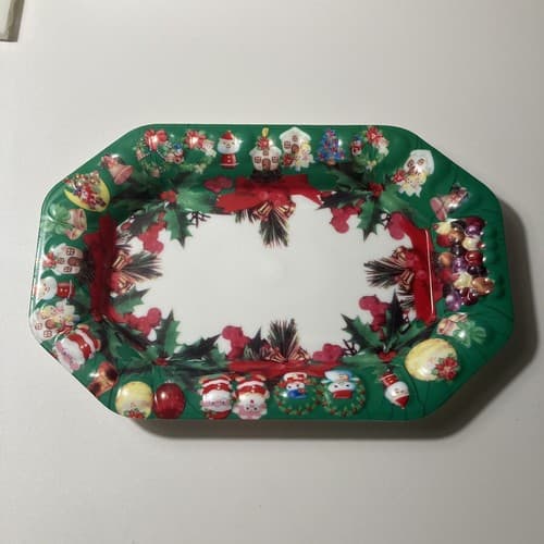 Vintage Christmas Plastic Snack Trays Set of 4 Holiday Hosting Dining Xmas Scene - Thumbnail 12