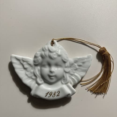 Vintage 1982 Avon Christmas Remembrance Porcelain Angel Cherub Ornament Japan - Thumbnail 5