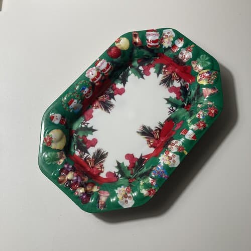 Vintage Christmas Plastic Snack Trays Set of 4 Holiday Hosting Dining Xmas Scene - Thumbnail 3