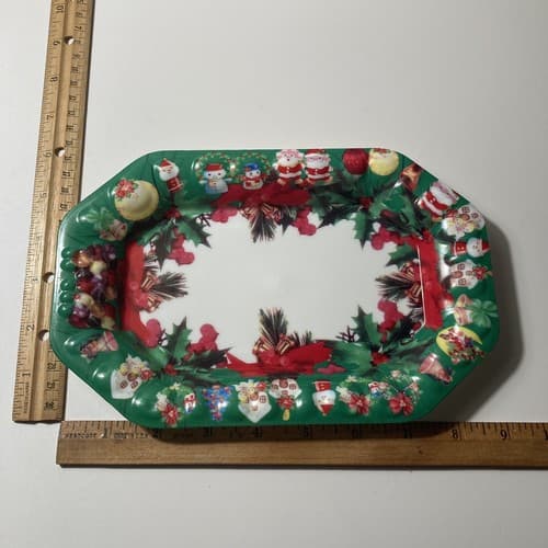Vintage Christmas Plastic Snack Trays Set of 4 Holiday Hosting Dining Xmas Scene - Thumbnail 2