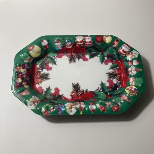 Vintage Christmas Plastic Snack Trays Set of 4 Holiday Hosting Dining Xmas Scene - Thumbnail 4