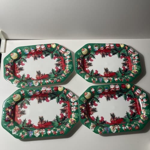 Vintage Christmas Plastic Snack Trays Set of 4 Holiday Hosting Dining Xmas Scene