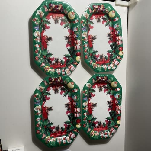Vintage Christmas Plastic Snack Trays Set of 4 Holiday Hosting Dining Xmas Scene - Thumbnail 15