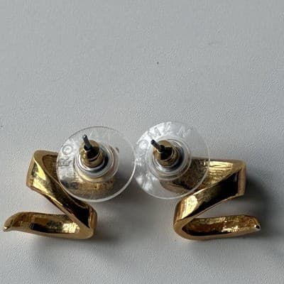 Vintage Roman Rainbow Baguette Rhinestone Earrings Swirl Gold Tone Posts Retro - Thumbnail 3