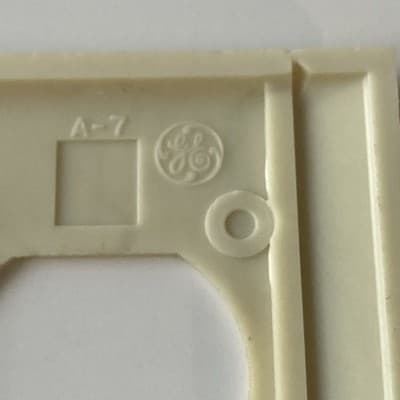 Vintage Bakelight General Electric Power Outlet Cover Plate Art Deco USA Made - Thumbnail 5