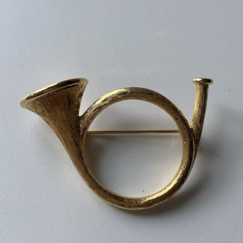 Vintage Napier French Horn Brooch Pin Brushed Gold Tone Signed Textured figural - Thumbnail 8