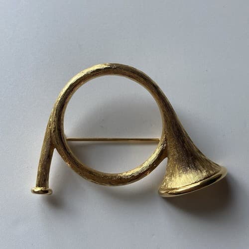 Vintage Napier French Horn Brooch Pin Brushed Gold Tone Signed Textured figural - Thumbnail 7