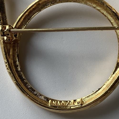 Vintage Napier French Horn Brooch Pin Brushed Gold Tone Signed Textured figural - Thumbnail 3