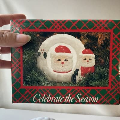 Vintage Christmas Santa Ceramic Picture Frame VTG XMAS Santa Claus Wreath 80/90s - Thumbnail 2