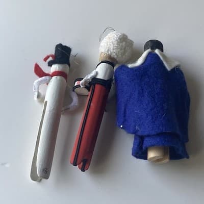 Vintage Christmas Clothes Pin Ornaments Home Made Plus Old World Santa 4pcs READ - Thumbnail 8