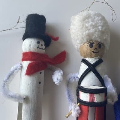 Vintage Christmas Clothes Pin Ornaments Home Made Plus Old World Santa 4pcs READ - Thumbnail 2
