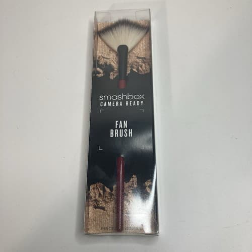 Smashbox Cosmetics Camera Ready High lighting Fan Brush New In Package - Thumbnail 2
