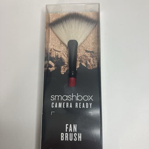 Smashbox Cosmetics Camera Ready High lighting Fan Brush New In Package - Thumbnail 3