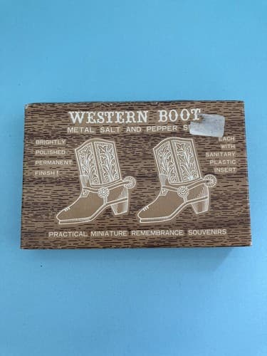 NOS Vintage Western Cowboy boots Souvenir Salt and Pepper shakers Canadian - Thumbnail 2