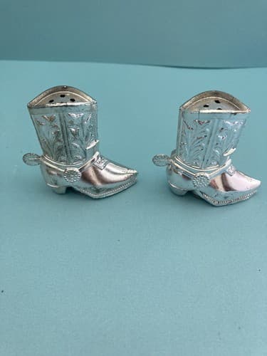 NOS Vintage Western Cowboy boots Souvenir Salt and Pepper shakers Canadian - Thumbnail 8