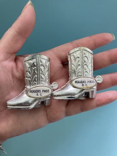 NOS Vintage Western Cowboy boots Souvenir Salt and Pepper shakers Canadian - Thumbnail 5