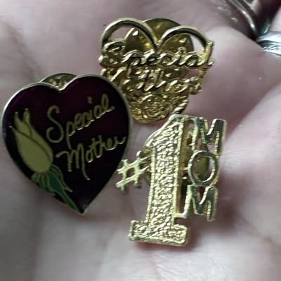 Vintage Special Mother #1 MOM Floral Enameled Gold Tone Pin Lot Of 3 Mothers Day