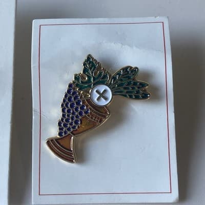 Vintage Lot Of Catholic Pins Communion Guardian Angel Holy Spirit Deadstock New! - Thumbnail 4