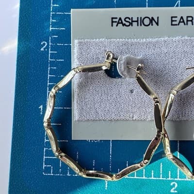 Vintage Deadstock Gold Tone Bamboo Hoop Earrings Hoops On Card 80s 90s Statement - Thumbnail 4