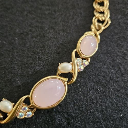 Trifari Vintage Cabochon Collar Necklace Pink AB Crystal Pearl Gold Signed - Thumbnail 5