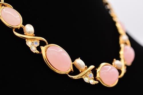 Trifari Vintage Cabochon Collar Necklace Pink AB Crystal Pearl Gold Signed - Thumbnail 8