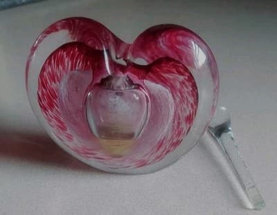 1980's Hand Blown heart shaped perfume bottle in pink tones Murano Vintage - Thumbnail 4