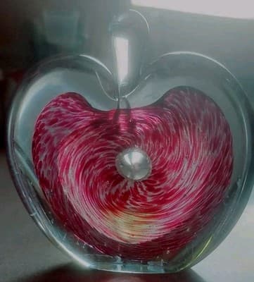 1980's Hand Blown heart shaped perfume bottle in pink tones Murano Vintage - Thumbnail 3