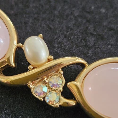 Trifari Vintage Cabochon Collar Necklace Pink AB Crystal Pearl Gold Signed - Thumbnail 6