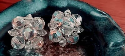 Vintage 1950s Aurora Borealis Crystal Cluster Clip On Earrings Gorgeous - Thumbnail 2