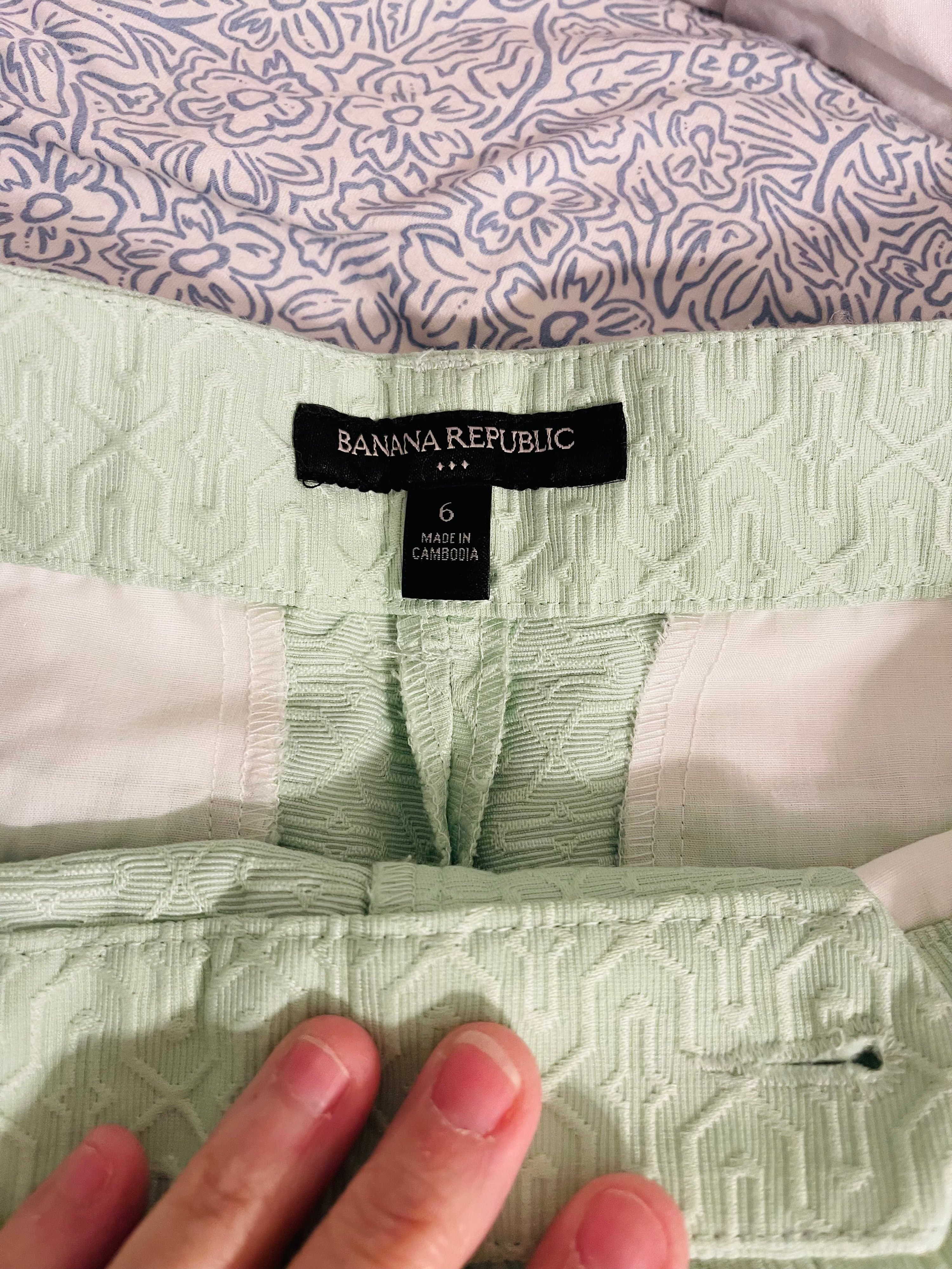 Banana Republic Mint Green Aztec Design Chino Shorts - Thumbnail 5