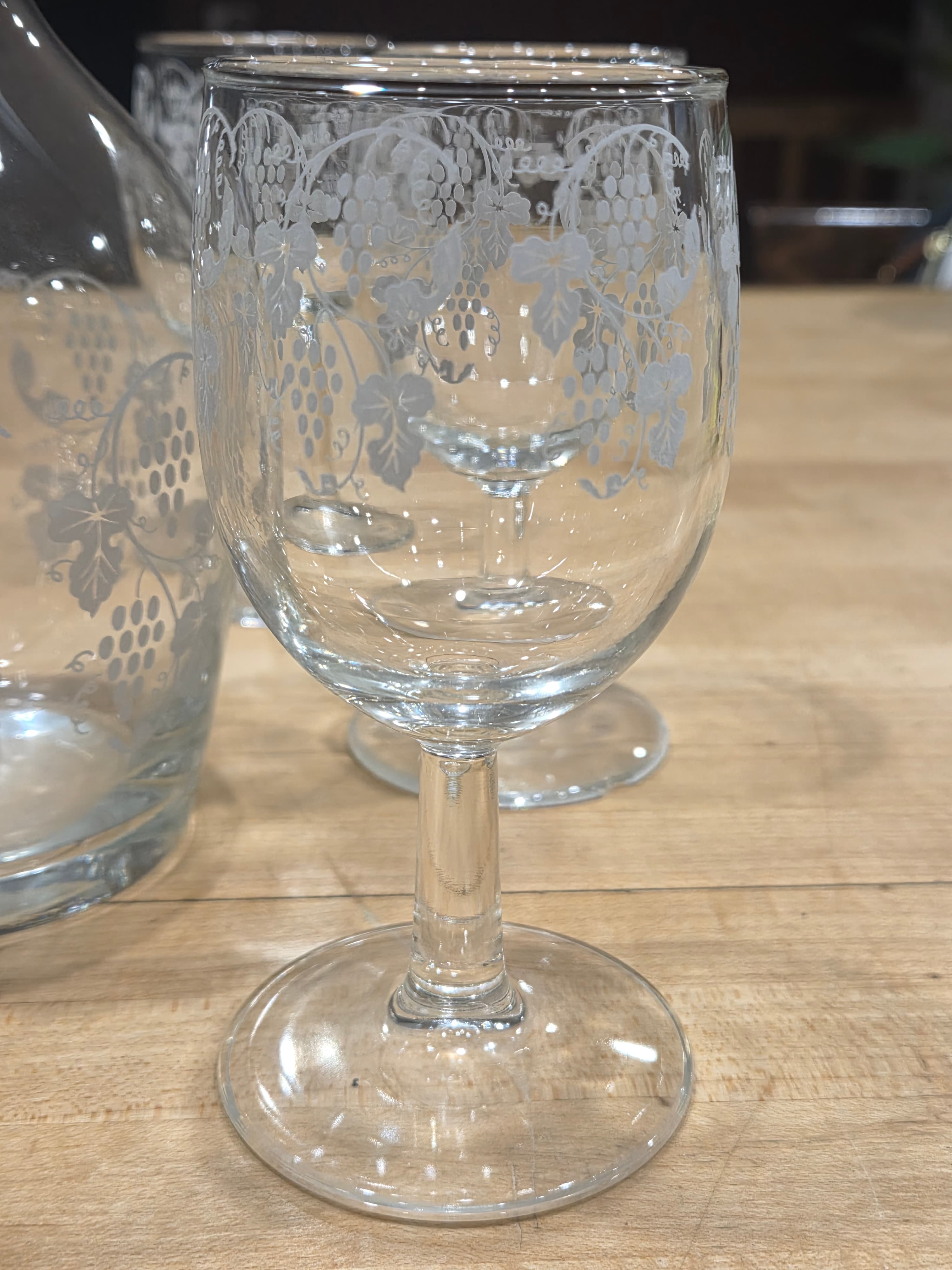 Vintage Etched Glass Wine Decanter Set with 6 Stemmed Goblet Glasses 7pc - Thumbnail 3