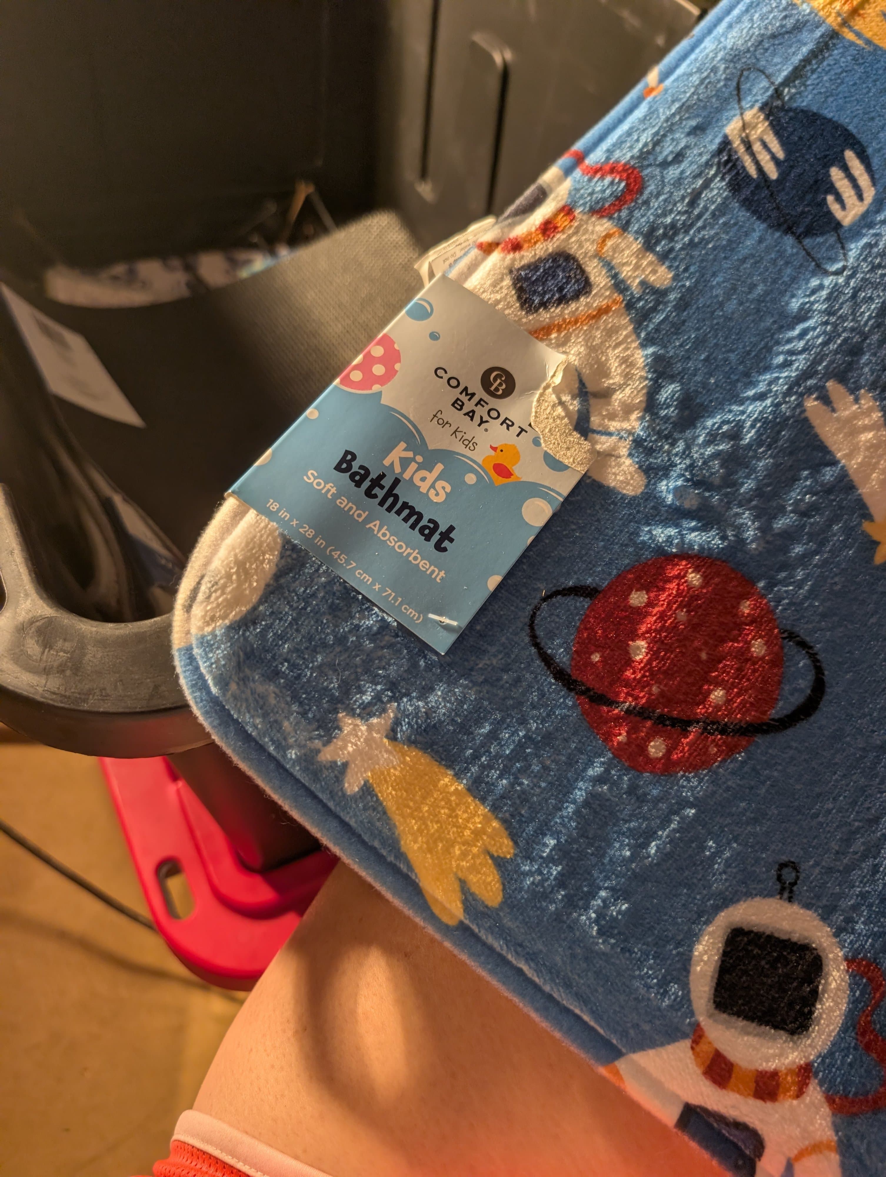 Comfort Bay Kids Bathmat Space Theme 18x28 - Thumbnail 4