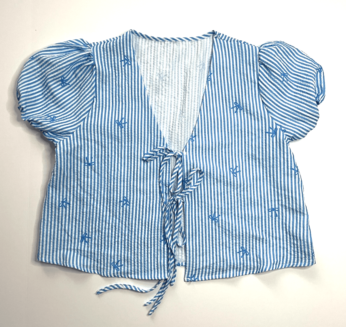 Womens 2-Piece Tie Front Set Puff Sleeve Top + Shorts in Blue Stripe Size S - Thumbnail 3
