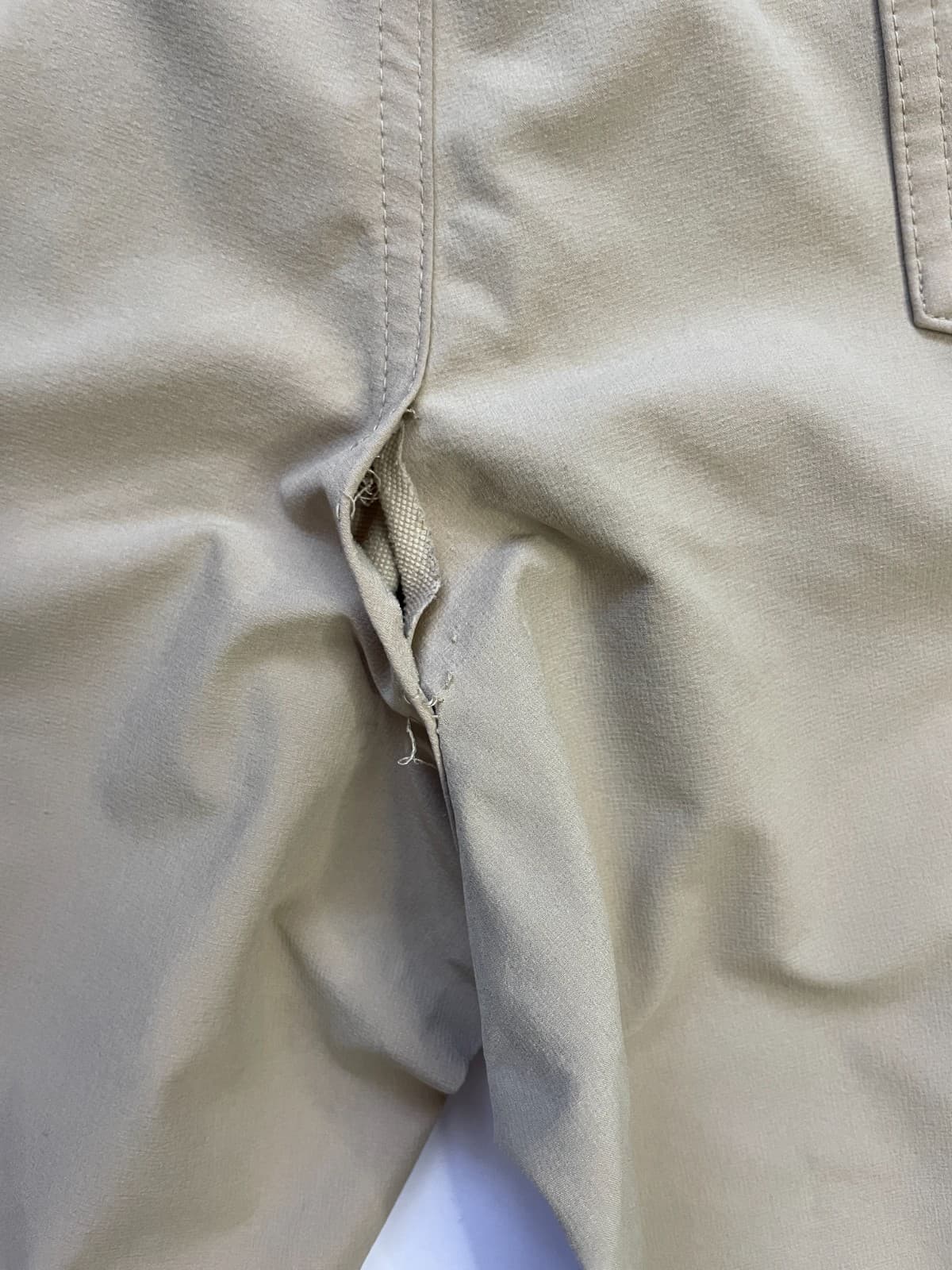 Mizzen Main Men’s 36x32 Helmsman Slim Straight Performance Pants Khaki Pre-Owned - Thumbnail 5