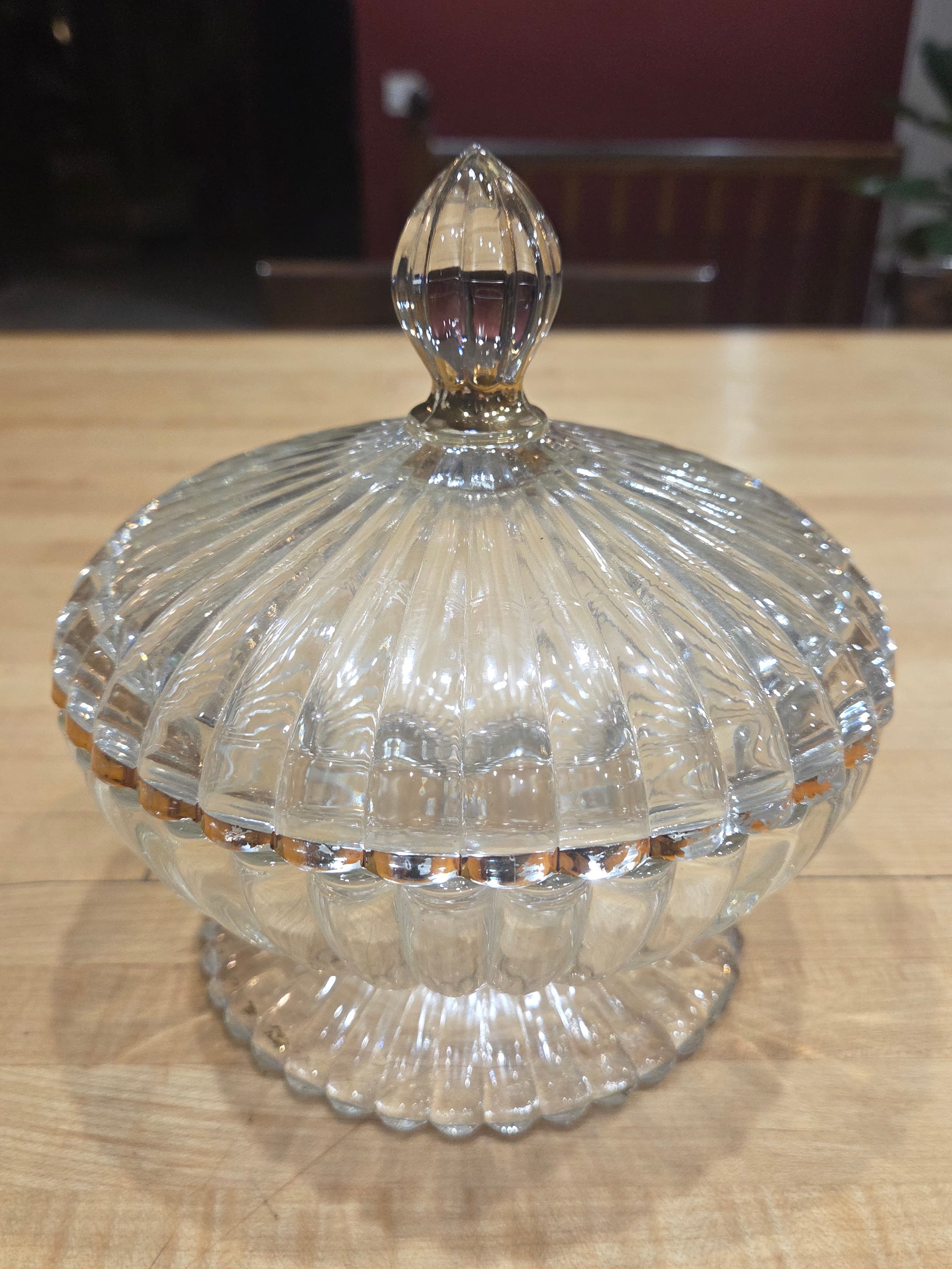 Vintage Glass Serving Bowl with Scalloped Edge - Thumbnail 3