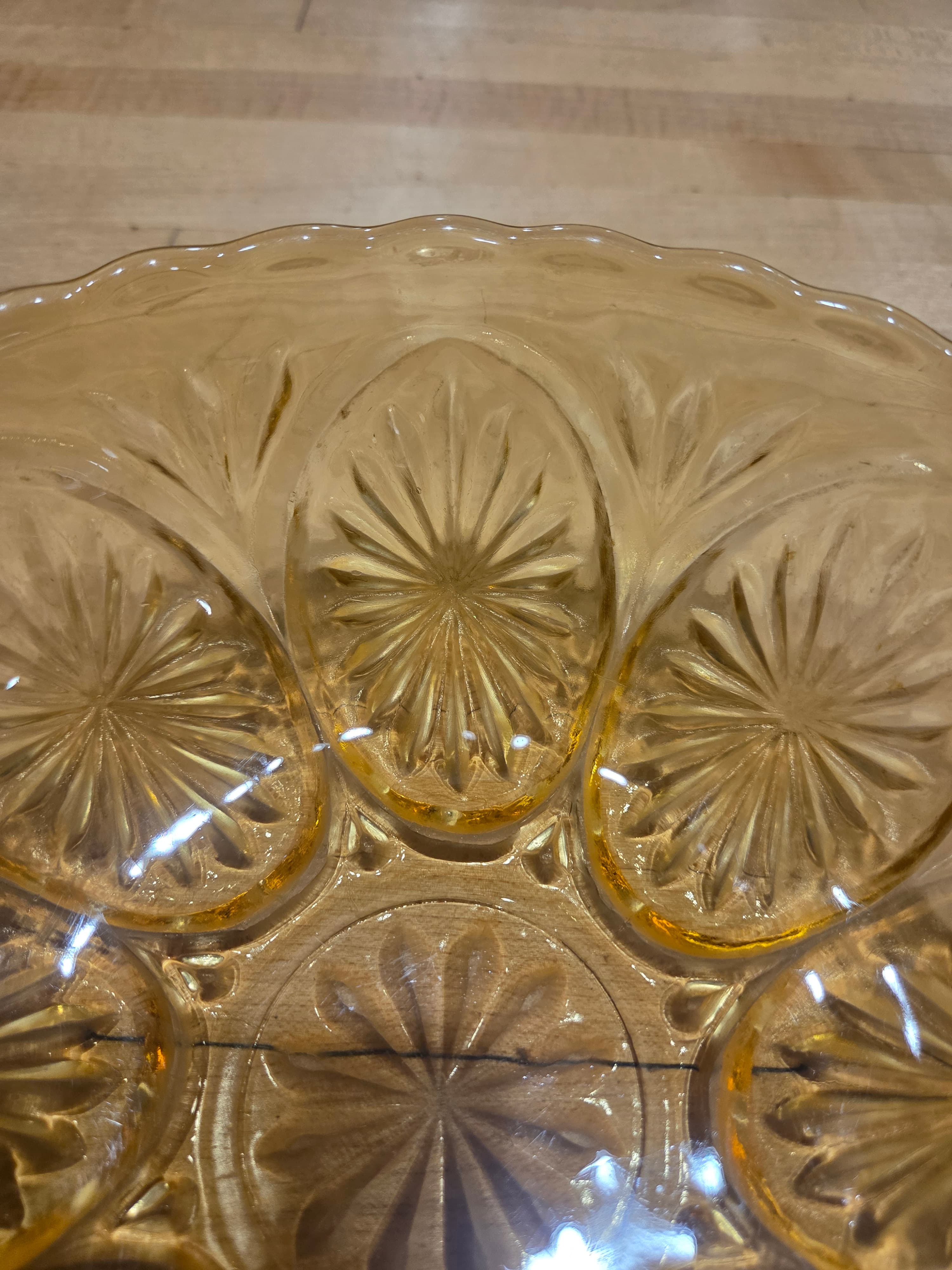 Vintage Anchor Hocking Honey Gold Medallion Glass Serving Bowl 8" Amber Star - Thumbnail 4