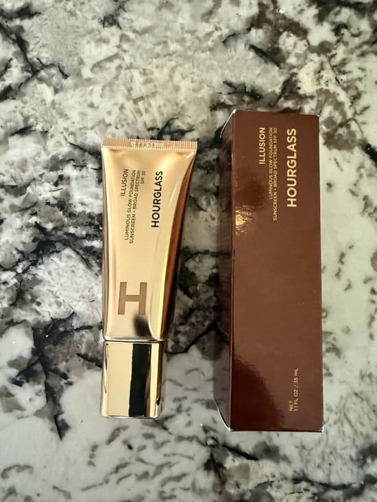 Hourglass Illusion Luminous Glow Foundation - shade 6 - Thumbnail 2
