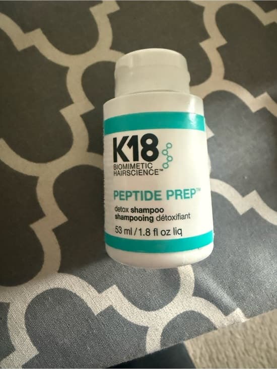 K18 Peptide Prep Detox Shampoo - White Bottle with Teal Accents - Thumbnail 2