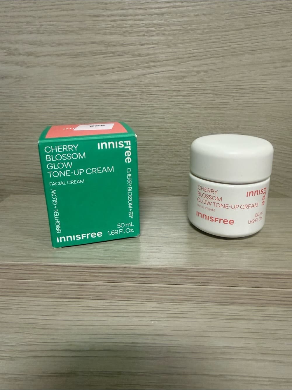 Innisfree Cherry Blossom Glow Tone-Up Cream — White