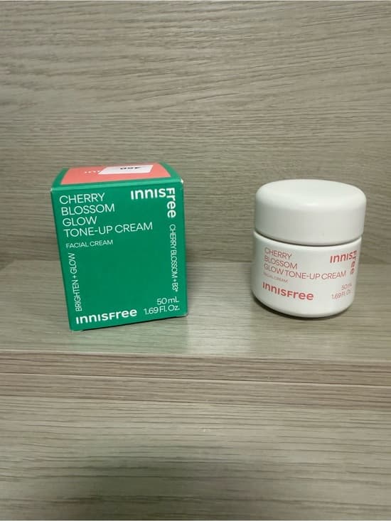 Innisfree Cherry Blossom Glow Tone-Up Cream — White - Thumbnail 2