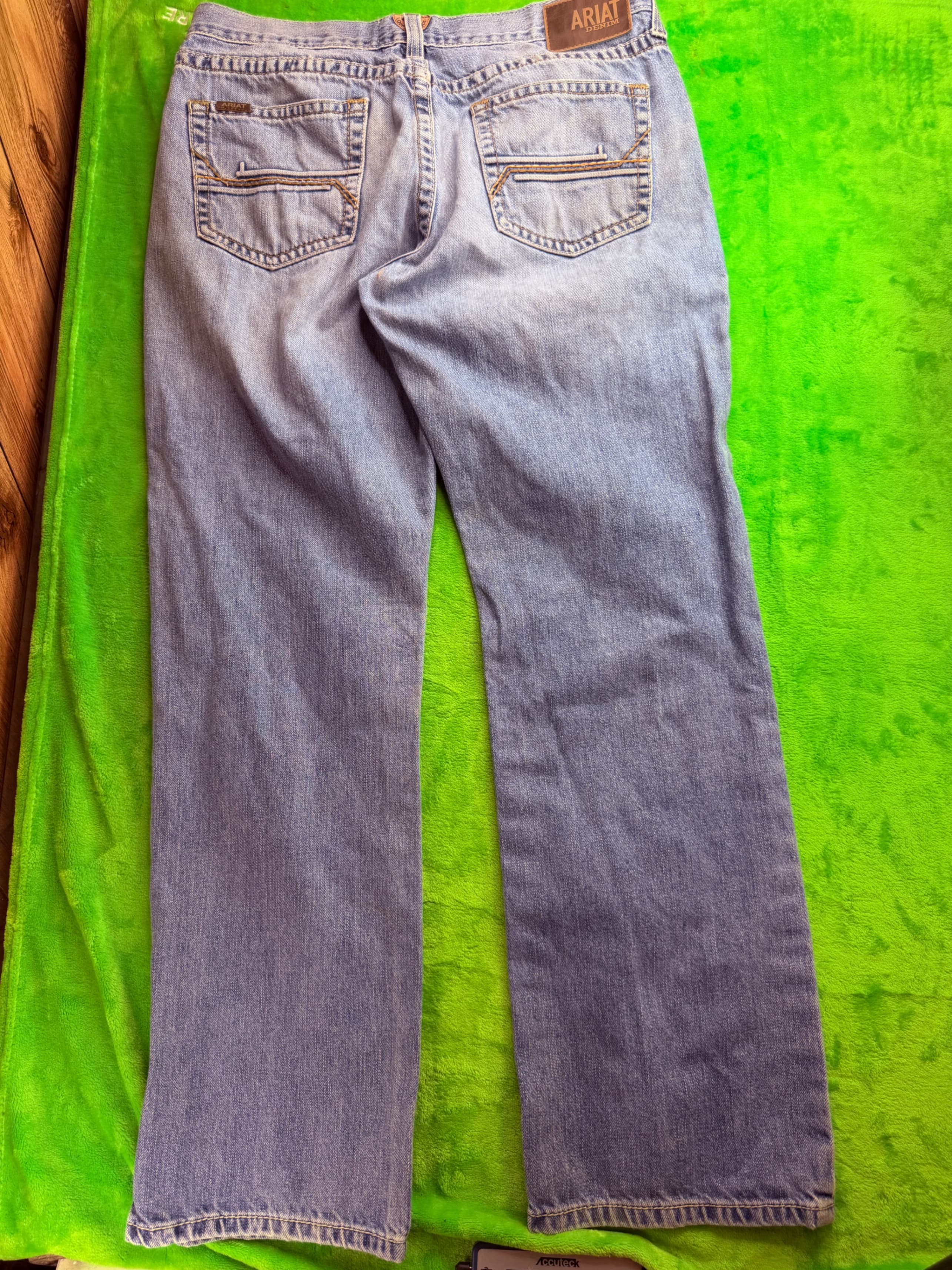 Ariat M4 Relaxed Boot Cut Jeans Mens 35x34 Light Wash Denim Western - Thumbnail 2