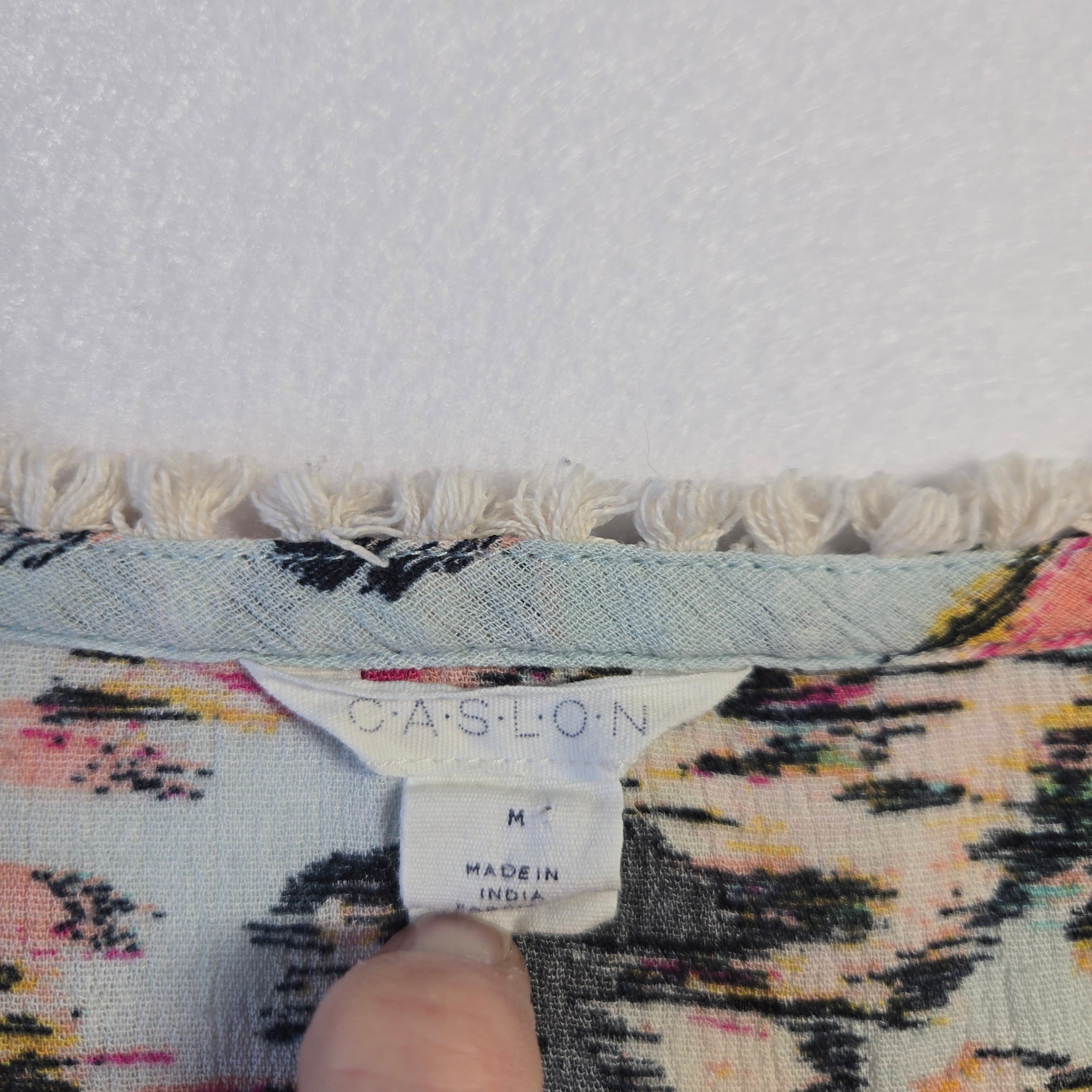 Floral Print Blouse with Frayed Edges Size M - Thumbnail 7